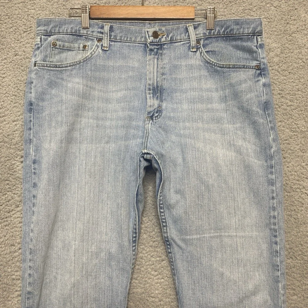 Wrangler Jeans Men 38x30 Blue Denim Light Wash Regular Fit Straight Leg